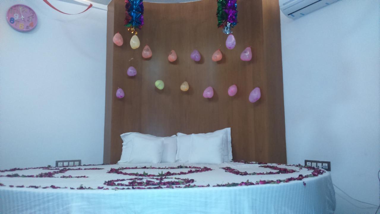 Hotel The Grand Parshwanath Sankeshvar エクステリア 写真